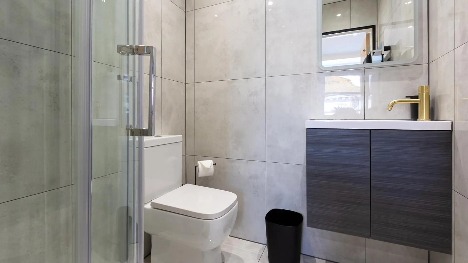 The Lanes Diamond - Rose Platinum Properties Brighton 0*,